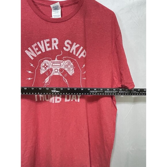 Never Skip Thumb Day Unisex XL Graphic Short Sleeve Red T-Shirt - Picture 3 of 8